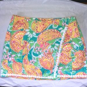 Lilly Pulitzer skirt with built in shorts